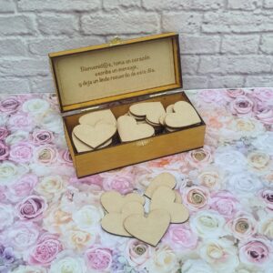 Libro de firmas tipo caja de corazones en madera personalizado