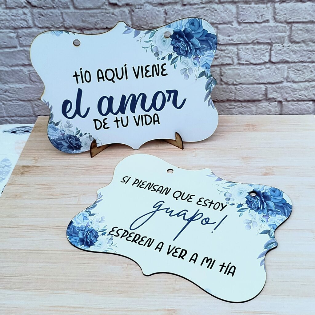 Cartel para pajecito personalizado fondo blanco, adhesivo de alta calidad en madera