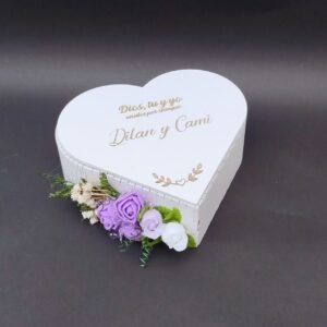 cofre para anillos personalizados vintage, con decoración personalizada blanco en forma de corazón