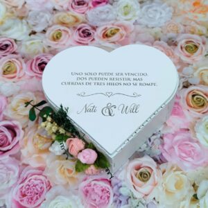 cofre para anillos personalizados vintage, con decoración personalizada blanco en forma de corazón