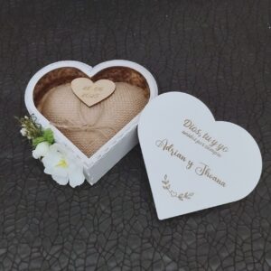 cofre para anillos personalizados vintage, con decoración personalizada blanco en forma de corazón