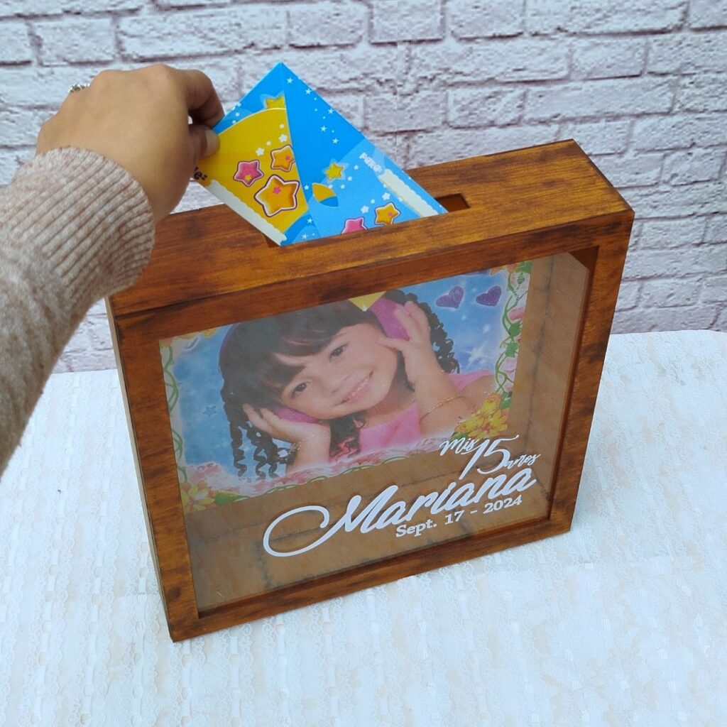 Cofre para lluvia de sobres tipo alcancía para bodas y eventos personalizado con foto y diseño especial
