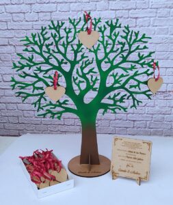 Libro de firmas tipo árbol con corazones colgantes personalizado