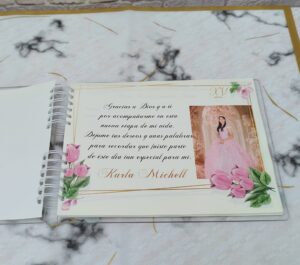 Libro de firmas con tapa en acrílico personalizado