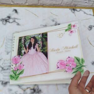Libro de firmas con tapa en acrílico personalizado
