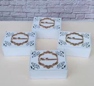 Cofre tipo baúl para anillos de boda