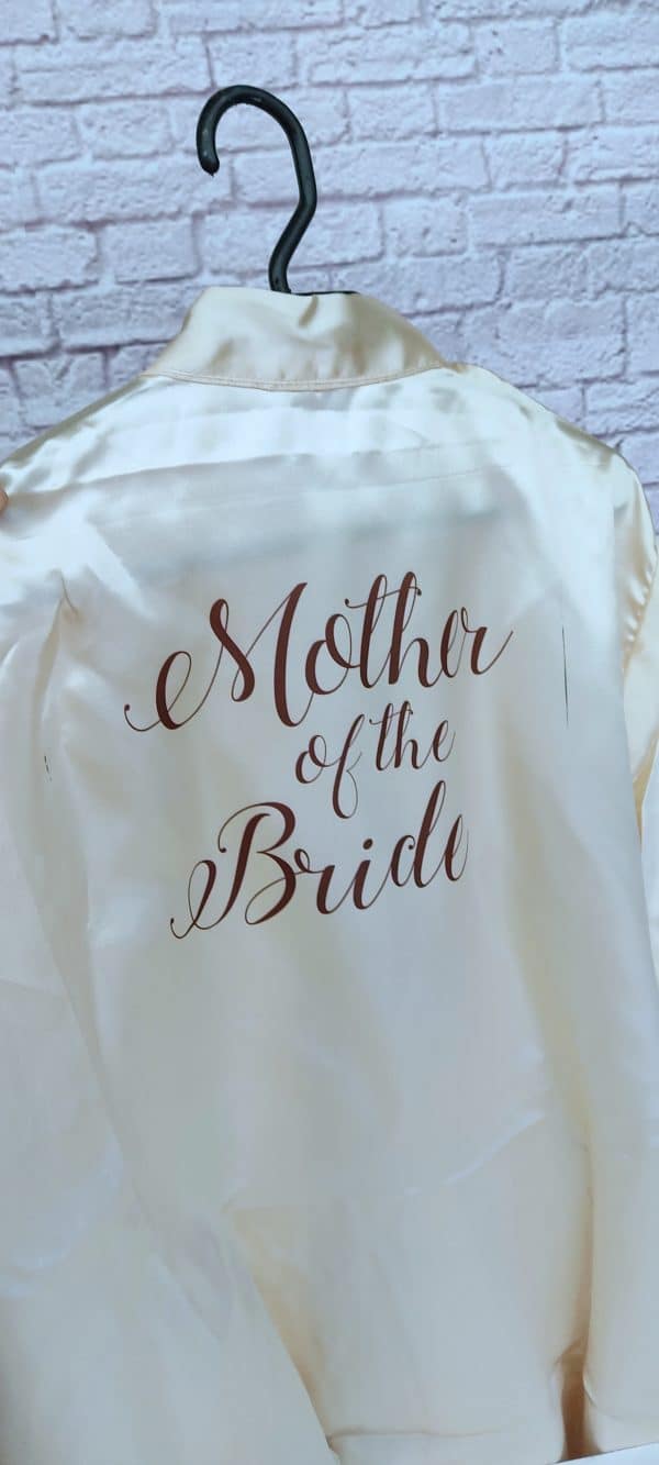 Batas personalizadas para novias y damas de honor