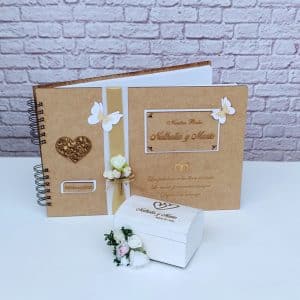 Libro de firmas y cofre para argollas