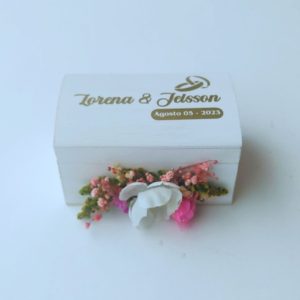 Cofre tipo baúl para anillos de boda