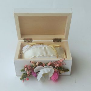 Cofre tipo baúl para anillos de boda