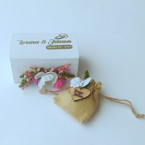 Cofre tipo baúl para anillos de boda