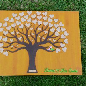 Arbol de firmas en madera