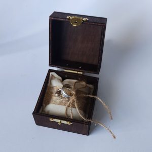 Cofre vintage para anillos de boda