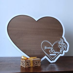 Cuadro de firmas en forma de corazón