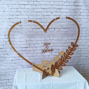 cuadro de firmas en forma de corazón en acrilico personalizado para bodas y toda ocasión