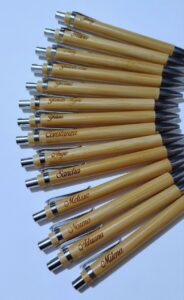 Esferos personalizados en bambu grabado láser