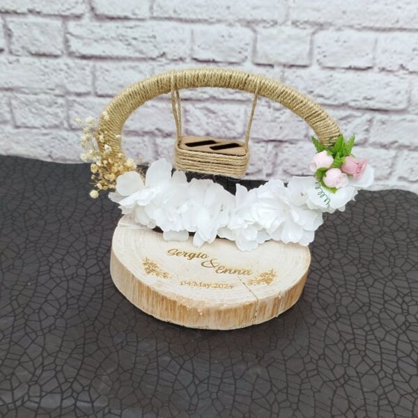 Porta anillos para bodas y eventos en rodaja de madera con columpio tipo vintage, bodas boho chic
