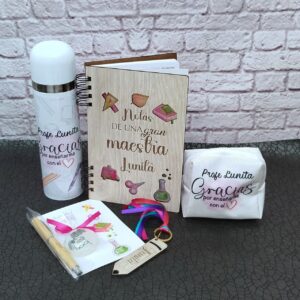 Regalo personalizado toda ocasión, agenda resinada tapa en madera, esfero en bambu personalizado, termo personalizado, cartuchera, llavero y chocolate