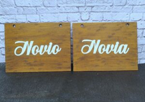 Cartel o aviso para silla del os novios - bodas - eventos - personalizados - toda ocasión