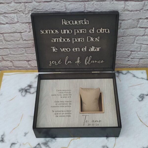 Caja para regalo de compromiso para el novio personalizada