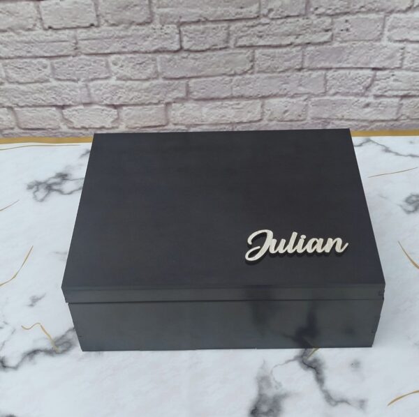 Caja para regalo de compromiso para el novio personalizada