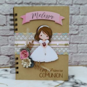 Detalles y decoración para primera comunión, libro de firmas, pin para torta, porta retrato y cofre para camandula