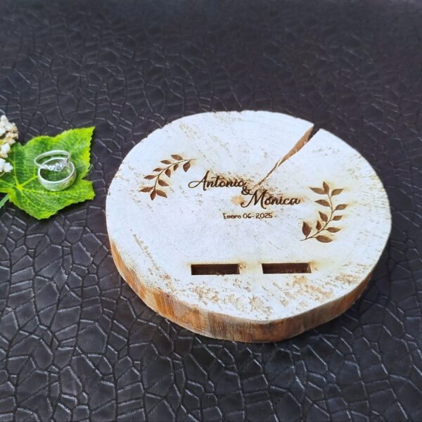 Rodaja en madera para anillos de boda personalizado