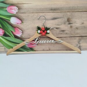 Ganchos personalizados para los vestidos o trajes de boda para novio y para novia
