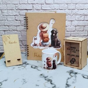 Agenda personalizada con mug, alcancia y portacelular, kit oficina, kit escolar, regalos personalizados en madera