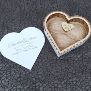 cofre para anillos personalizados vintage, con decoración personalizada blanco en forma de corazón
