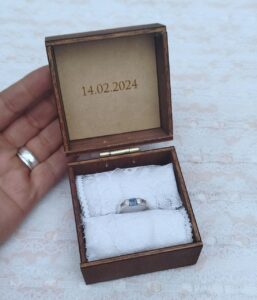cofre para anillos personalizados vintage, con decoración personalizada