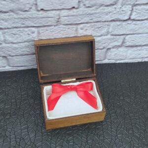 cofre para anillos personalizados vintage, con decoración personalizada en acrilico