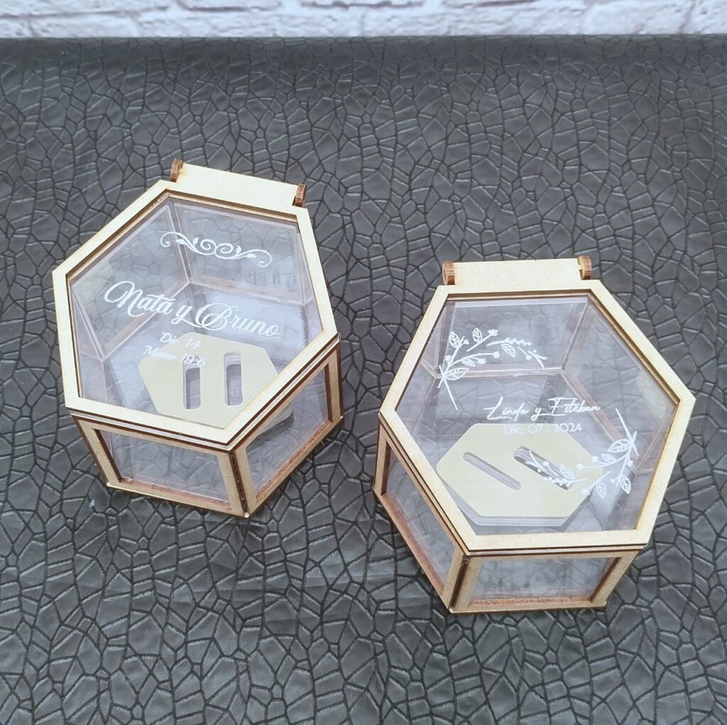 cofre para anillos personalizados vintage, con decoración personalizada en acrilico