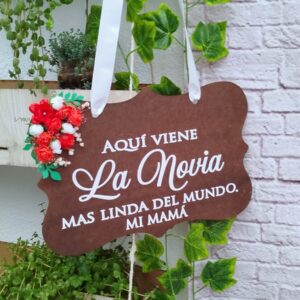 Cartel de pajecito personalizado en madera y detalles especiales