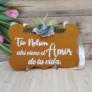 Cartel de pajecito personalizado en madera y detalles especiales