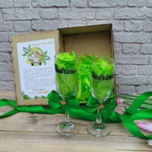 Caja en madera y copas personalizadas detalle para padrinos, damas de honor, padres, ceremonias, recuerdos