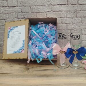 Caja en madera y copas personalizadas detalle para padrinos, damas de honor, padres, ceremonias, recuerdos