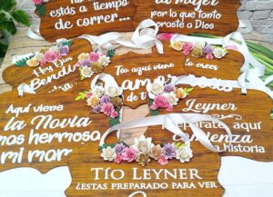 Cartel de pajecito personalizado en madera y detalles especiales