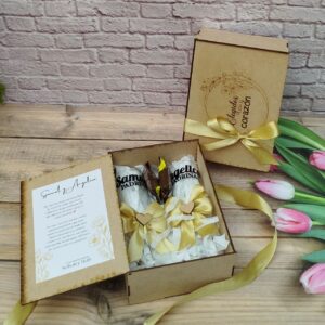 Caja en madera y copas personalizadas detalle para padrinos, damas de honor, padres, ceremonias, recuerdos