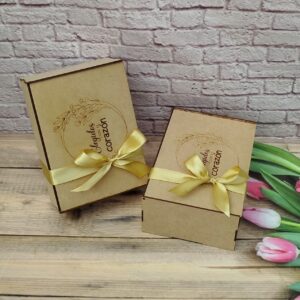 Caja en madera y copas personalizadas detalle para padrinos, damas de honor, padres, ceremonias, recuerdos