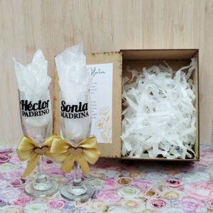 Caja en madera y copas personalizadas detalle para padrinos, damas de honor, padres, ceremonias, recuerdos toda ocasion