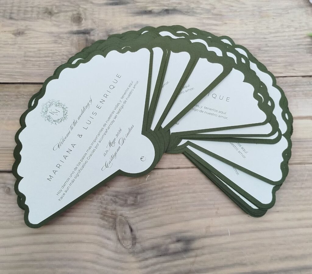 Abanicos para invitaciones o agradecimiento para los invitados